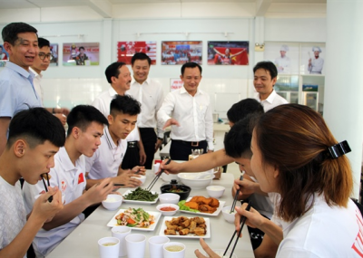 Công ty TNHH Dịch vụ suất ăn công nghiệp Hương Việt Cung Cấp Suất Ăn Cho Trung tâm HLTT Quốc gia TP.